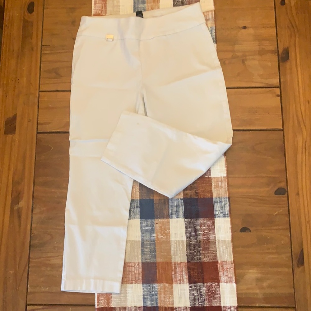 Women’s Alfani Capris - White - Size 8